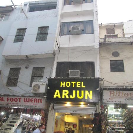 Hotel Arjun Нью-Дели Экстерьер фото