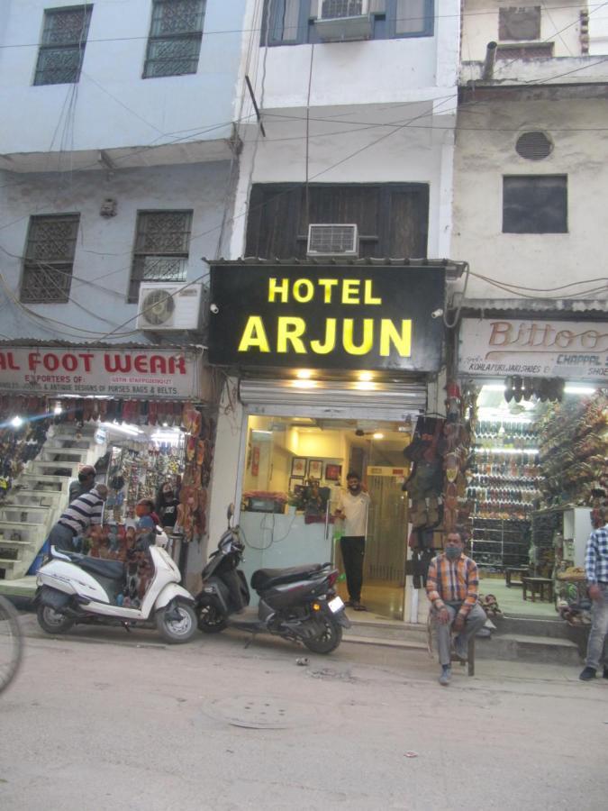 Hotel Arjun Нью-Дели Экстерьер фото