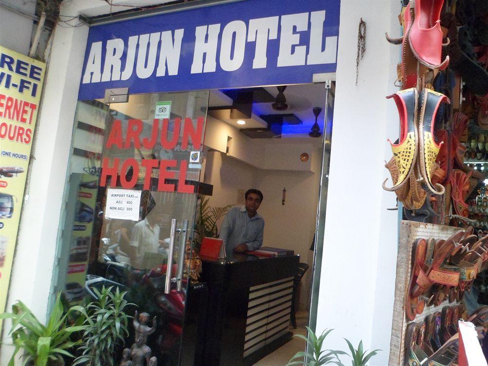 Hotel Arjun Нью-Дели Экстерьер фото