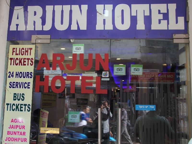 Hotel Arjun Нью-Дели Экстерьер фото